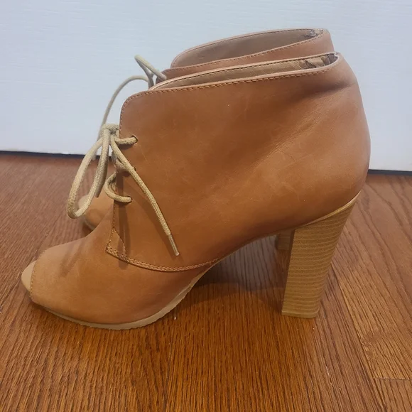 New Loft Shirlie open toe bootie, size 9, tan color, not in original box - Picture 7 of 9